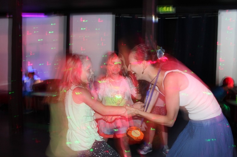 Village Camps International Summer Camp Leysin, Switzerland 2026-07-14 https://www.villagecamps.com/journals_admin/images/682-17-disco (10).jpg